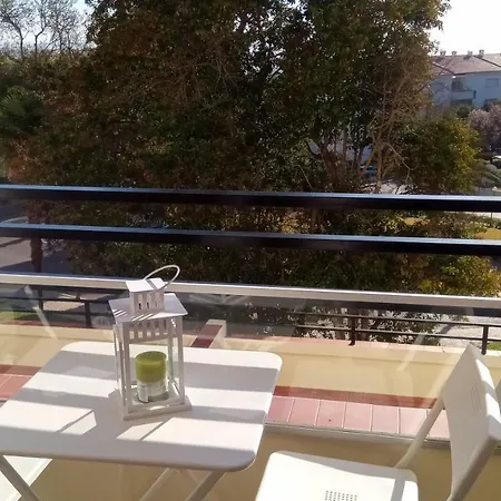 Sea View 4 Apartment *